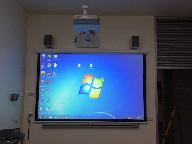 EPSON EB-535W Short Throw Projector for school projection