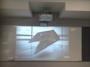 EPSON EB-595Wi interactive whiteboard projecto
