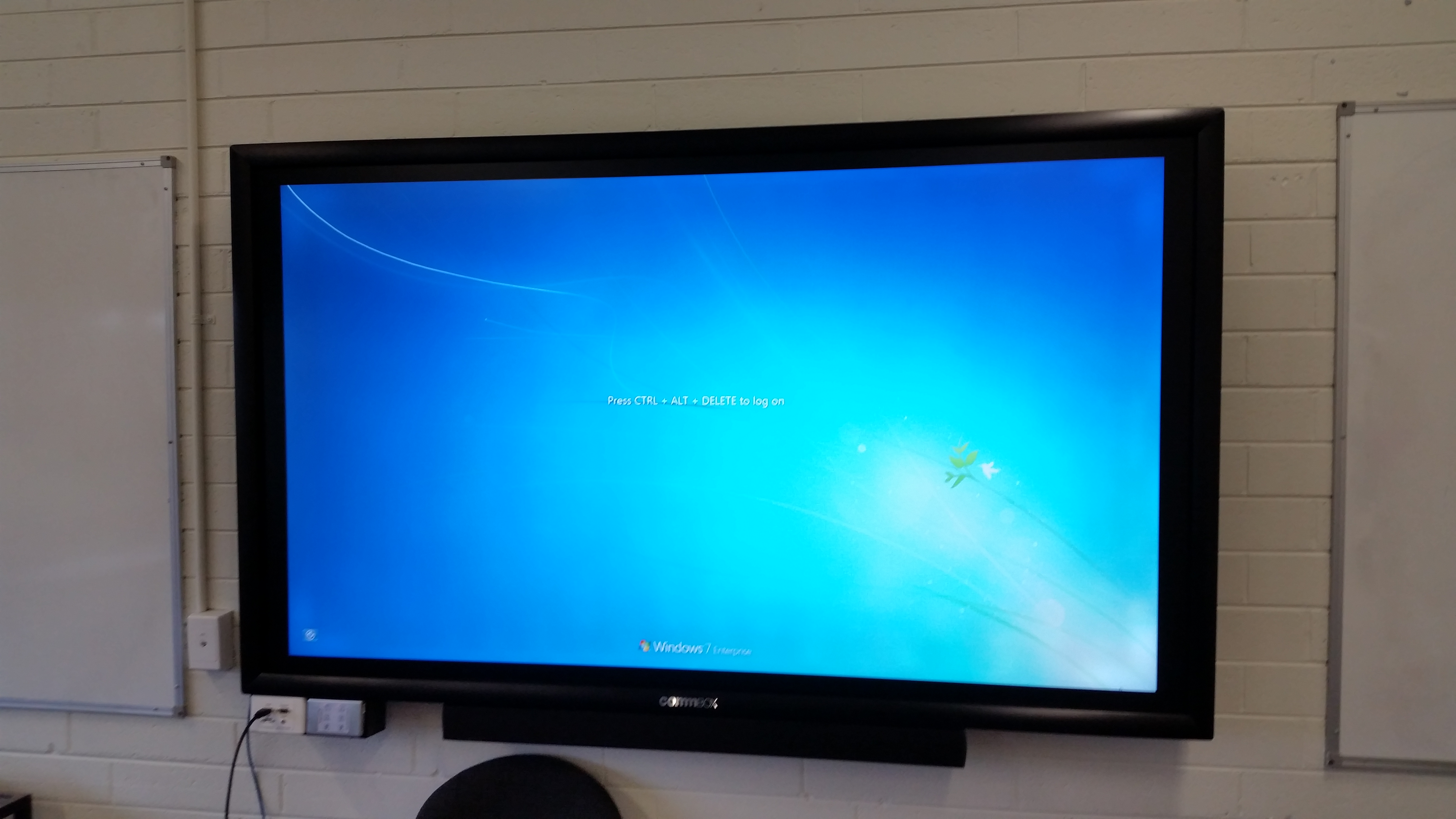 80" commbox touch screen