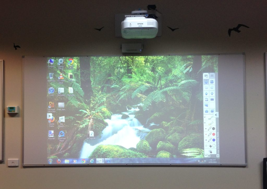 EPSON EB-1430wi MeetingMate projector at IGS