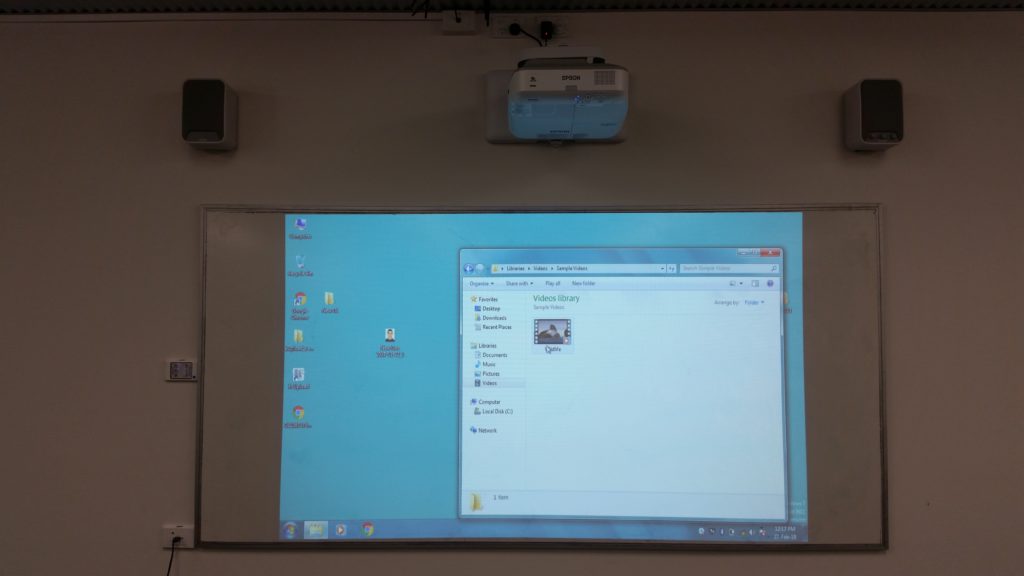 EPSON EB-685W Projector at Viewbank College