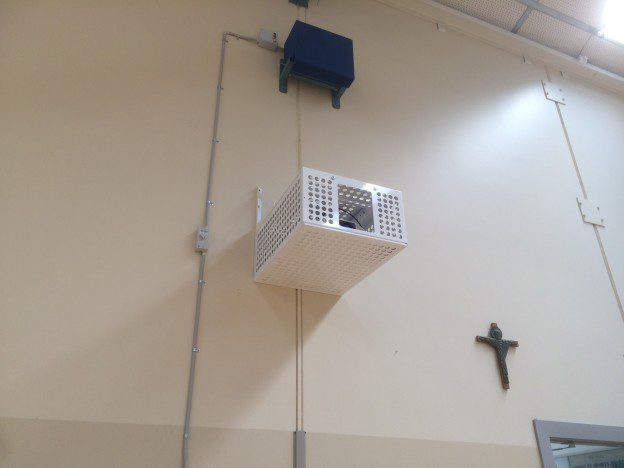 Siena-Gym-Gilkon-Epson-Z-Series-Projector-wall-mount-cage-LCDCAGE-ZSeries-med-624x468