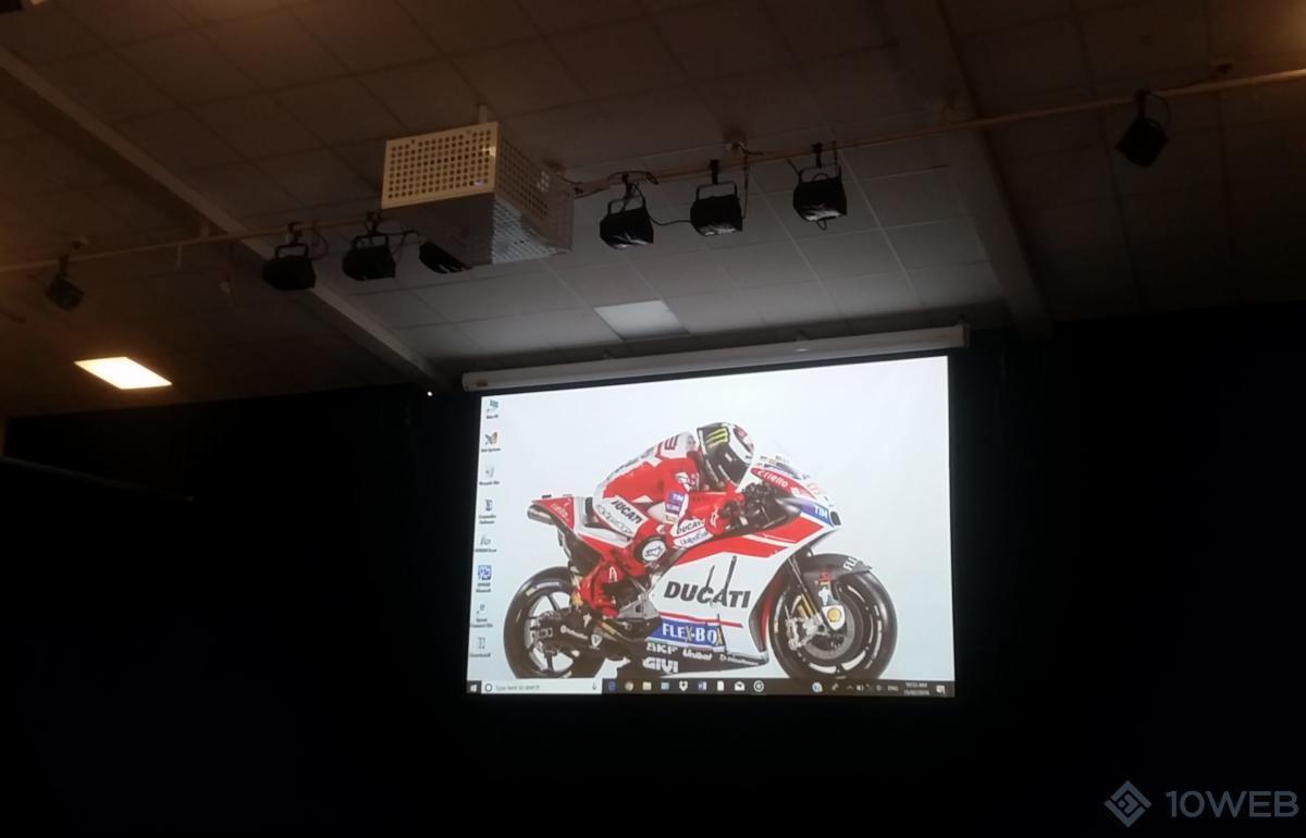 EPSON EB-Z11000WNL projector and projector screen at Balwyn Primary