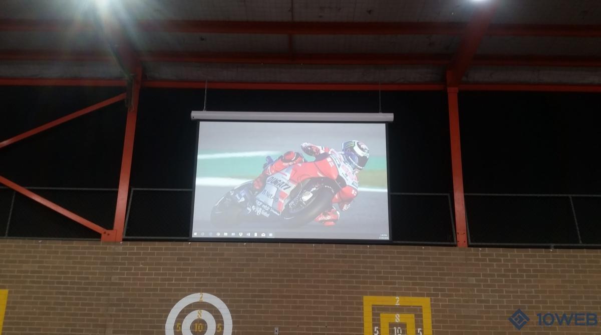 Example projection onto motorised Grandview screen at Lalor North College