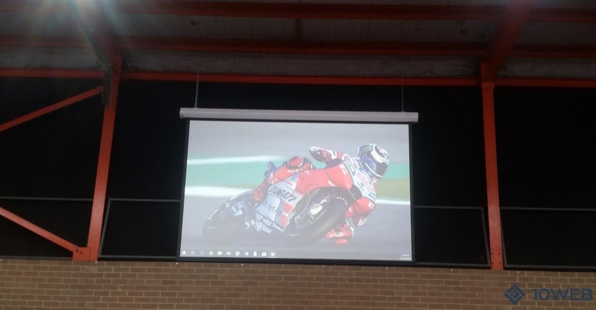 Example projection onto motorised Grandview screen at Lalor North College