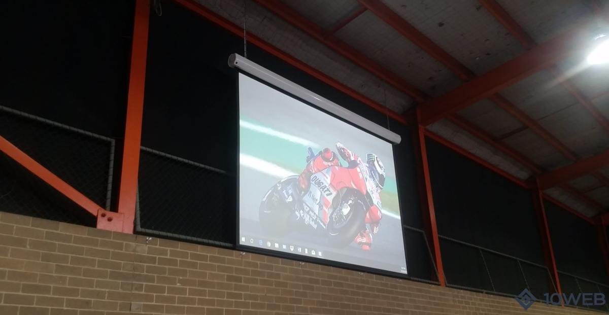 Example projection onto motorised Grandview screen at Lalor North College