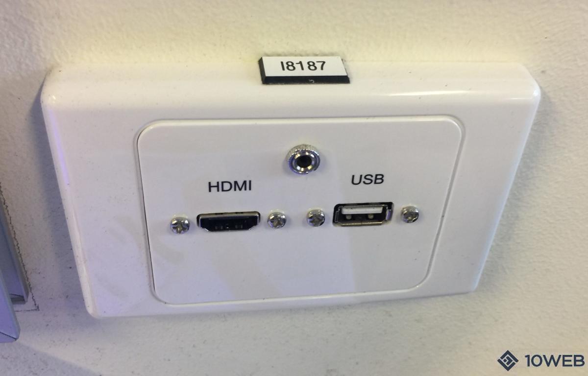 HDMI / USB Input at Apollo Parkways