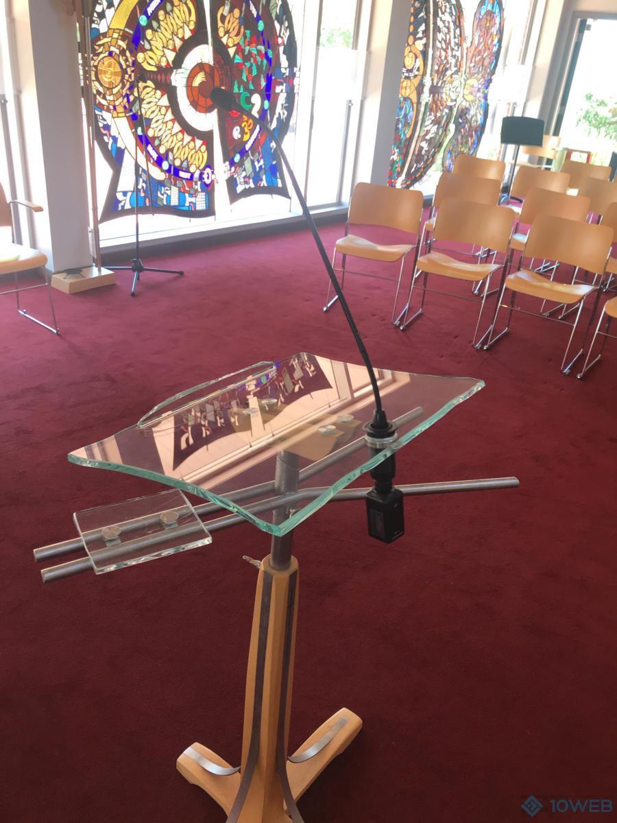 Beyerdynamic lectern-style microphone system at Caulfield Grammar