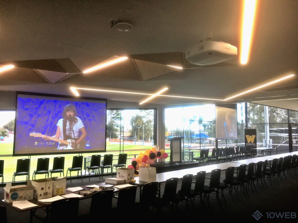 EB-G7200W & motorised screen at Chirnside Park